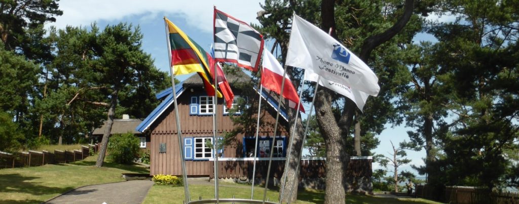 Flaggen vor Thomas Mann Haus